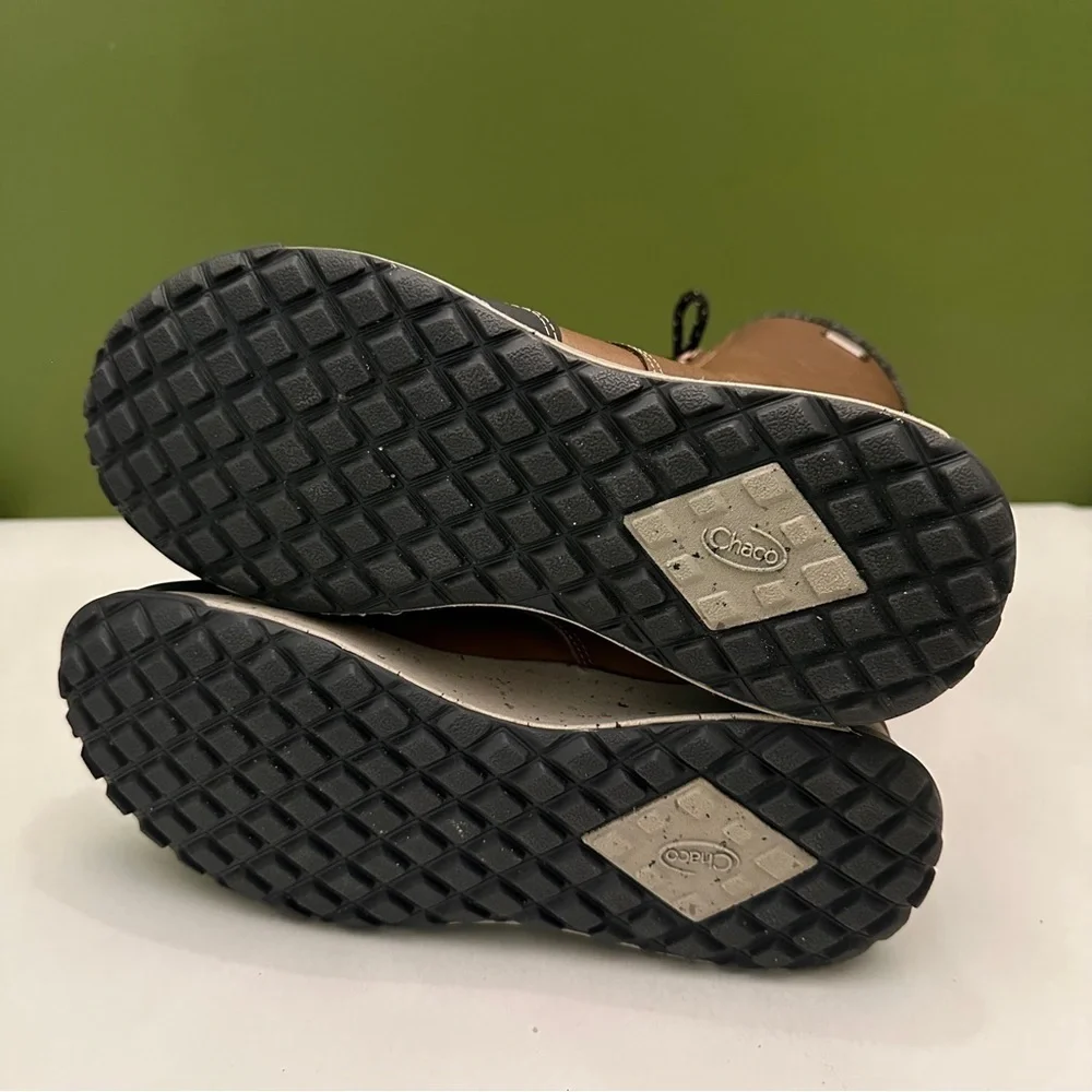 Chaco Women's Borealis Tall Waterproof Boot in Fossil NWOB Size 6